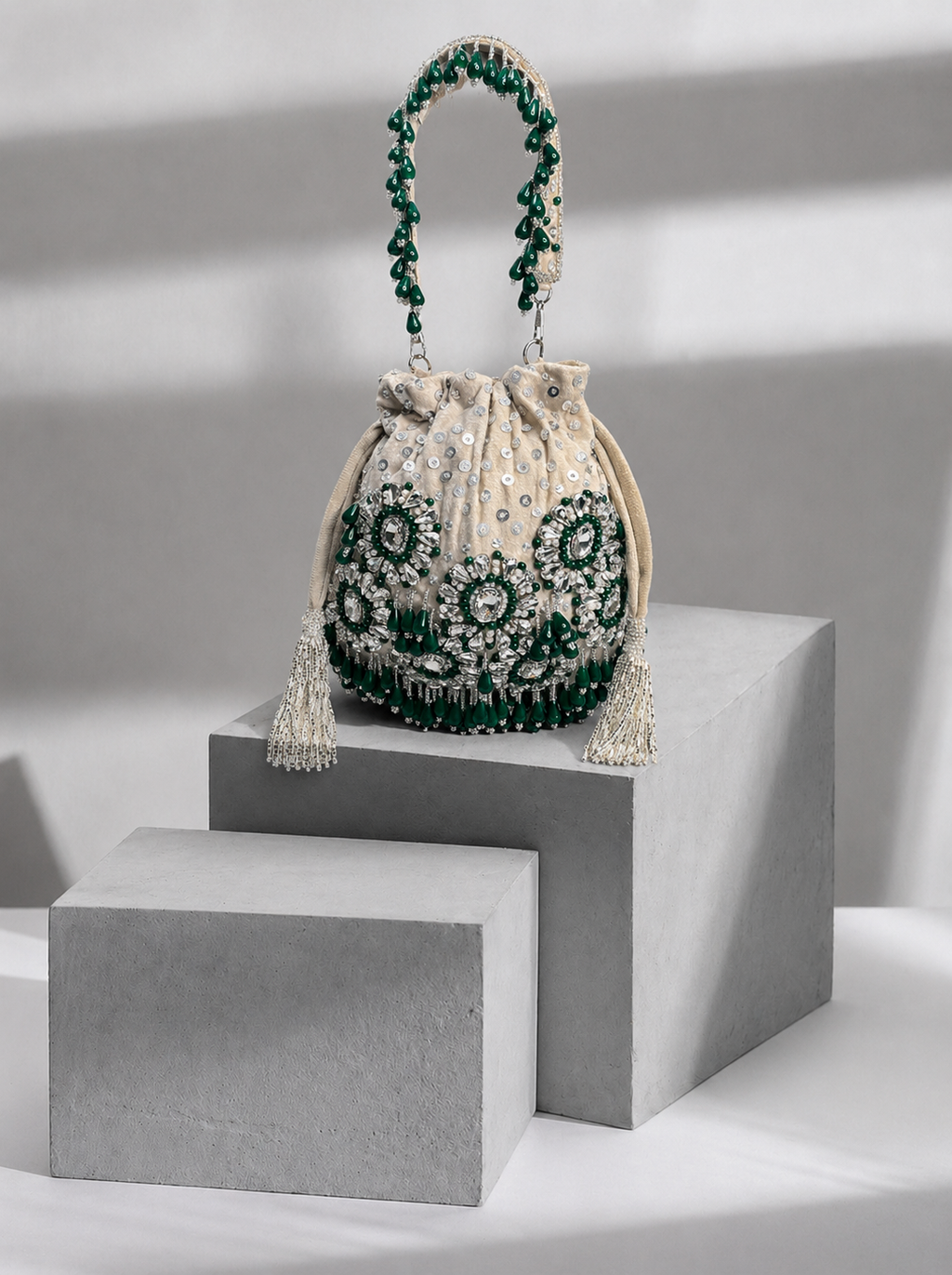 Off white stone pearl bag