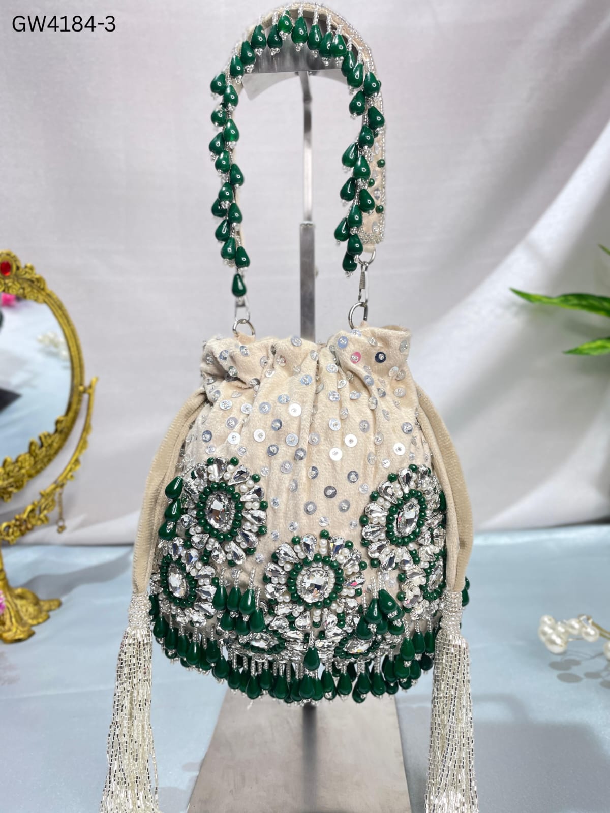 Off white stone pearl bag