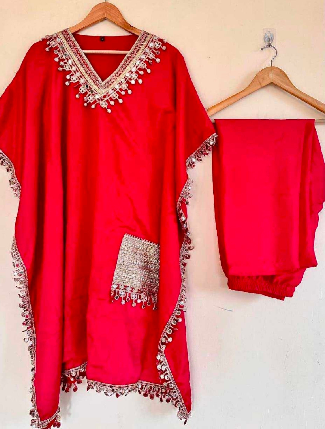 Pink pocket kaftan with pent